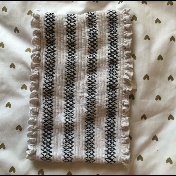 URBAN OUTFITTERS crop top - Picture 2 of 3